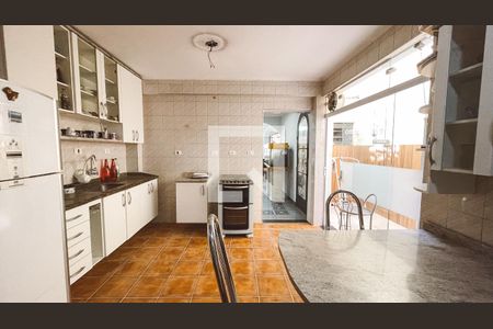 Cozinha de casa à venda com 3 quartos, 250m² em Conjunto Residencial Santa Terezinha, São Paulo
