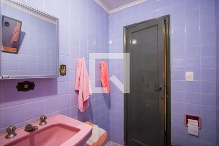 Banheiro social de casa à venda com 2 quartos, 140m² em Casa Branca, Santo André