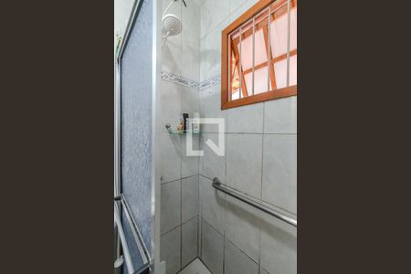 Banheiro de casa à venda com 3 quartos, 120m² em Coronel Aparicio Borges, Porto Alegre