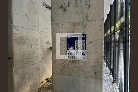 Placa de apartamento para alugar com 3 quartos, 67m² em Catete, Rio de Janeiro
