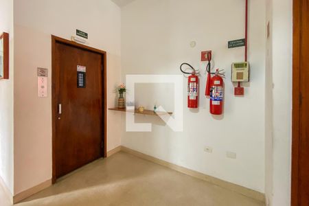 Entrada de apartamento para alugar com 3 quartos, 103m² em Jardim da Gloria, São Paulo