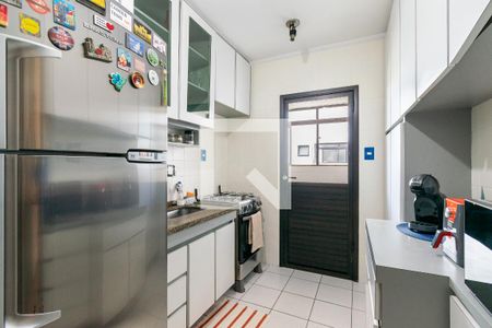 Cozinha de apartamento para alugar com 1 quarto, 50m² em Jardim Oriental, São Paulo
