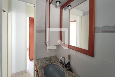 Banheiro de apartamento à venda com 2 quartos, 63m² em Vila Orozimbo Maia, Campinas