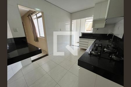 Cozinha de apartamento para alugar com 3 quartos, 93m² em Inconfidentes, Contagem