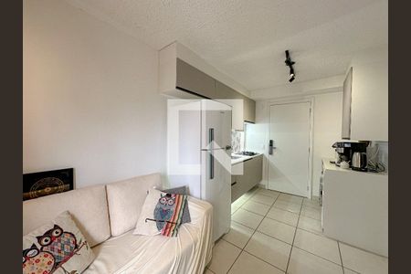 Sala/Cozinha de apartamento à venda com 1 quarto, 30m² em Parque Industrial Tomas Edson, São Paulo