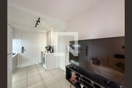 Sala/Cozinha de apartamento à venda com 1 quarto, 30m² em Parque Industrial Tomas Edson, São Paulo