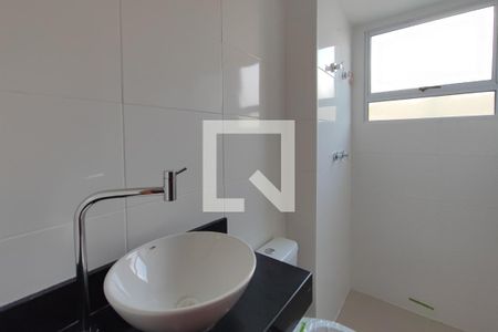 Banheiro de apartamento à venda com 2 quartos, 47m² em Parque da Figueira, Campinas