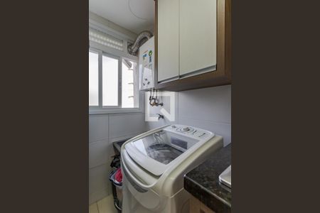 Cozinha e Área de Serviço de apartamento à venda com 2 quartos, 60m² em Vila Ipiranga, Porto Alegre