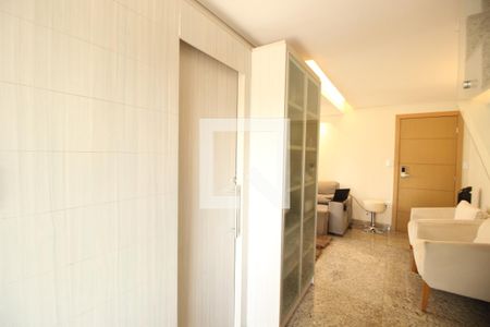 Sala de apartamento à venda com 2 quartos, 130m² em São Pedro, Belo Horizonte