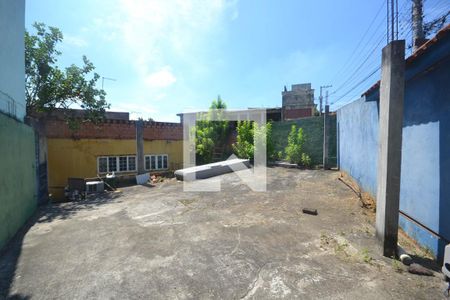 Quintal de casa à venda com 4 quartos, 450m² em Areia Branca, Rio de Janeiro