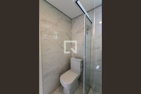 Banheiro da Suíte de casa à venda com 3 quartos, 200m² em Jardim Umuarama, São Paulo