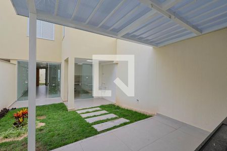 Churrasqueira de casa à venda com 4 quartos, 160m² em Nova Floresta, Belo Horizonte
