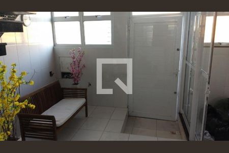 Casa à venda com 2 quartos, 220m² em Vila Carrão, São Paulo