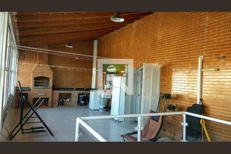 Casa à venda com 2 quartos, 220m² em Vila Carrão, São Paulo