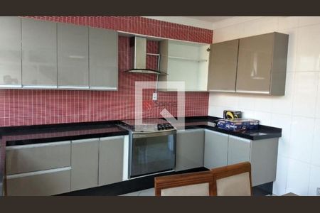 Casa à venda com 2 quartos, 220m² em Vila Carrão, São Paulo