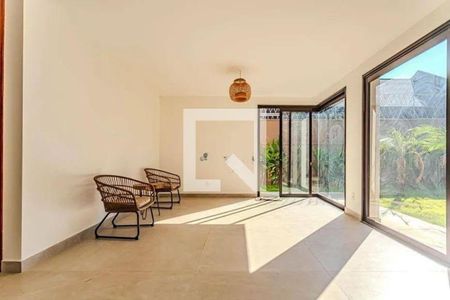 Casa à venda com 4 quartos, 357m² em Alto de Pinheiros, São Paulo