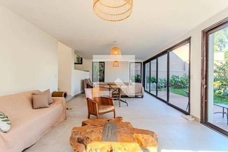 Casa à venda com 4 quartos, 357m² em Alto de Pinheiros, São Paulo