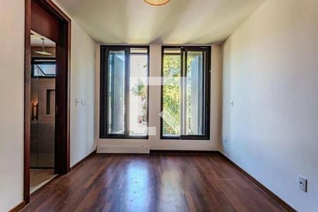 Casa à venda com 4 quartos, 357m² em Alto de Pinheiros, São Paulo