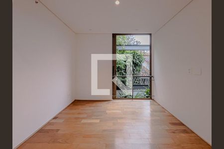 Casa à venda com 4 quartos, 500m² em Jardim Paulista, São Paulo