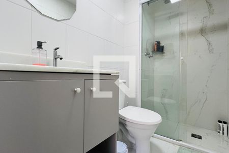 Banheiro da Suíte de apartamento para alugar com 2 quartos, 63m² em Vila Barros, Guarulhos