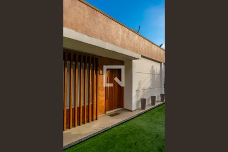 Fachada de casa à venda com 3 quartos, 450m² em Cachoeira, Niterói