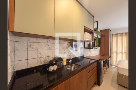 Cozinha de kitnet/studio para alugar com 1 quarto, 19m² em Bela Vista, São Paulo