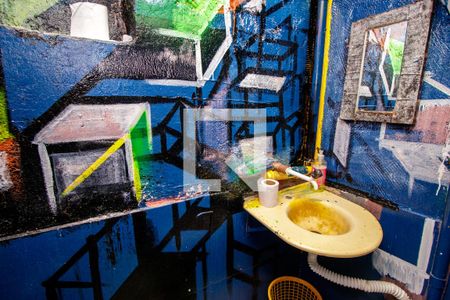 Banheiro de serviço de casa para alugar com 4 quartos, 142m² em Cidade São Mateus, São Paulo