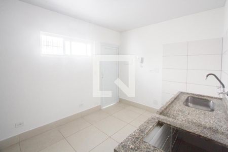 Cozinha de casa para alugar com 1 quarto, 30m² em Parque Maria Helena, São Paulo