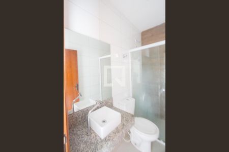 Banheiro de casa para alugar com 1 quarto, 30m² em Parque Maria Helena, São Paulo