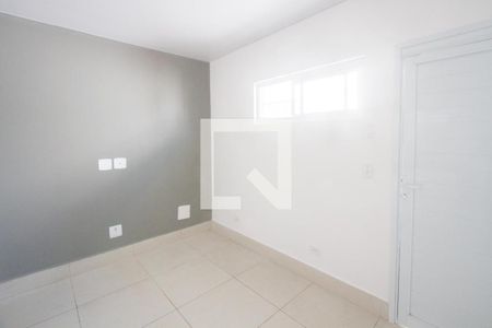 Cozinha de casa para alugar com 1 quarto, 30m² em Parque Maria Helena, São Paulo