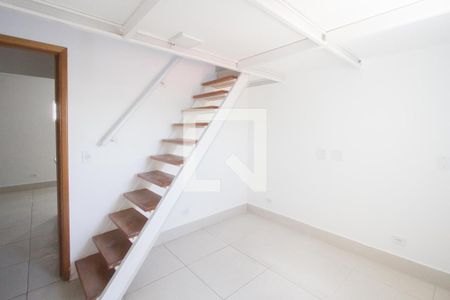 Sala de casa para alugar com 1 quarto, 30m² em Parque Maria Helena, São Paulo