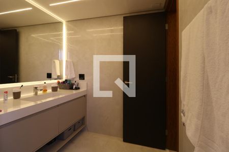 Banheiro da Suíte Master de apartamento à venda com 4 quartos, 275m² em Campestre, Santo André