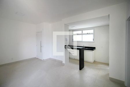 Sala de apartamento à venda com 3 quartos, 90m² em Cruzeiro, Belo Horizonte