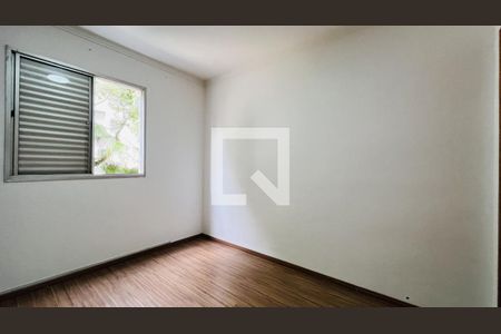 Quarto 2 de apartamento para alugar com 2 quartos, 56m² em Jardim Cocaia, Guarulhos
