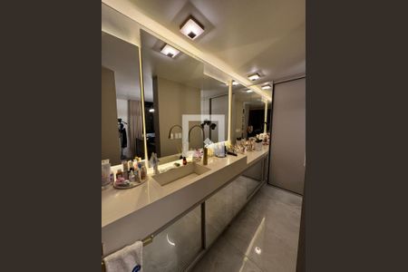 Banheiro da Suíte de apartamento à venda com 2 quartos, 123m² em Marechal Rondon, Canoas