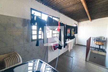Casa 2 - Lavanderia de casa à venda com 6 quartos, 280m² em Vila Campestre, São Paulo