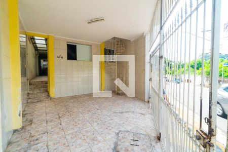 Garagem de casa à venda com 6 quartos, 280m² em Vila Campestre, São Paulo