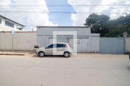 Fachada de casa à venda com 7 quartos, 634m² em Estâncias Imperiais, Contagem