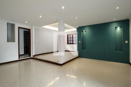 Sala de casa de condomínio para alugar com 4 quartos, 300m² em Jacarepaguá, Rio de Janeiro