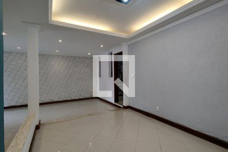 Sala de casa de condomínio para alugar com 4 quartos, 300m² em Jacarepaguá, Rio de Janeiro