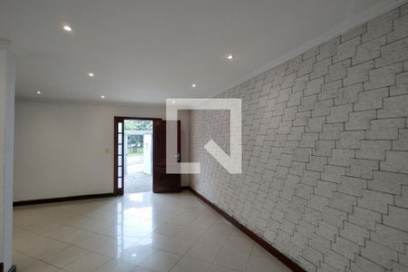 Sala de casa de condomínio para alugar com 4 quartos, 300m² em Jacarepaguá, Rio de Janeiro