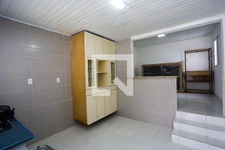 Cozinha de casa para alugar com 1 quarto, 28m² em Jardim Santo Antonio, São Paulo