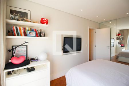 Suíte 1 de apartamento à venda com 2 quartos, 155m² em Vila Nova Conceição, São Paulo