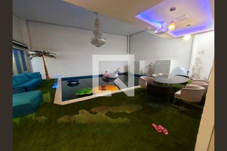 Casa à venda com 4 quartos, 390m² em Vila Tramontano, São Paulo