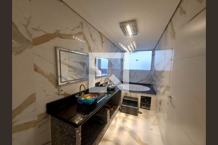 Casa à venda com 4 quartos, 390m² em Vila Tramontano, São Paulo