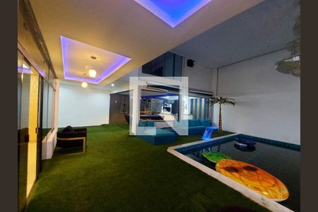 Casa à venda com 4 quartos, 390m² em Vila Tramontano, São Paulo