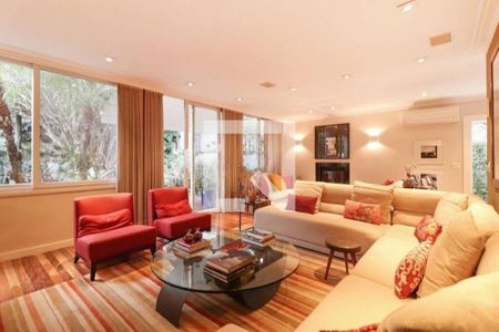 Casa à venda com 3 quartos, 350m² em Butantã, São Paulo