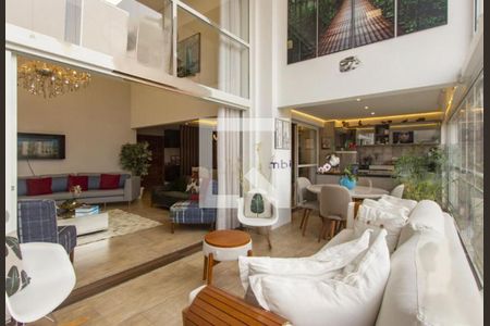 Apartamento à venda com 3 quartos, 238m² em Vila Suzana, São Paulo