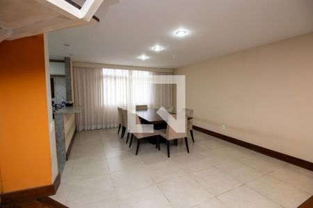 Sala de casa de condomínio à venda com 4 quartos, 600m² em Recreio dos Bandeirantes, Rio de Janeiro