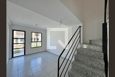 Sala de casa de condomínio à venda com 2 quartos, 62m² em Vargem Grande, Rio de Janeiro